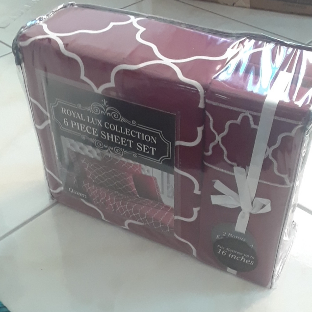 Queen size bed sheet set - Picture 2 of 5